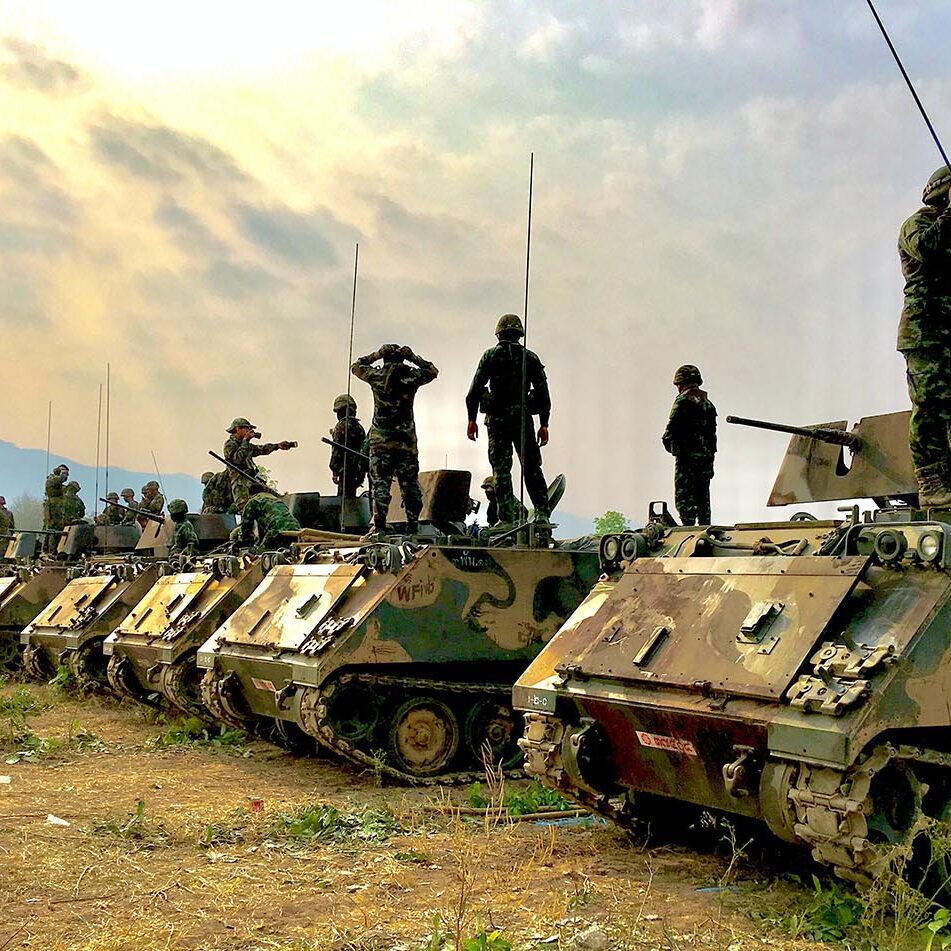 chuanchai-pundej-0imZsFe41zM-unsplash military